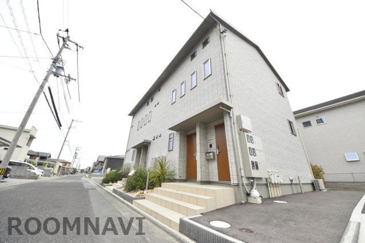 ヒーローズ八万の外観