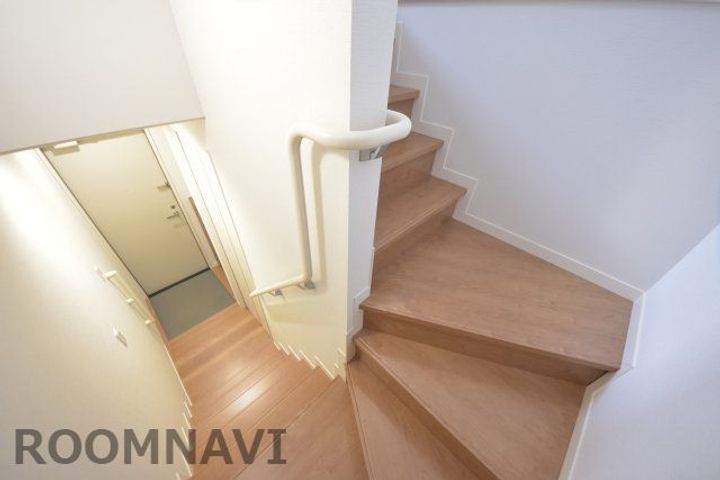 ヒーローズ八万の内装