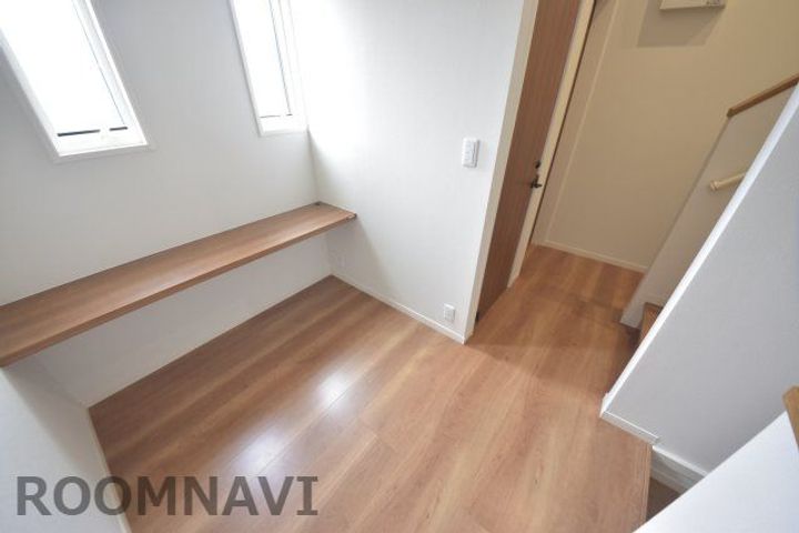 ヒーローズ八万の内装