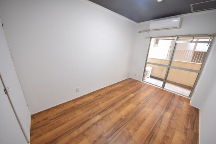 アイエステイト蔵本の居間