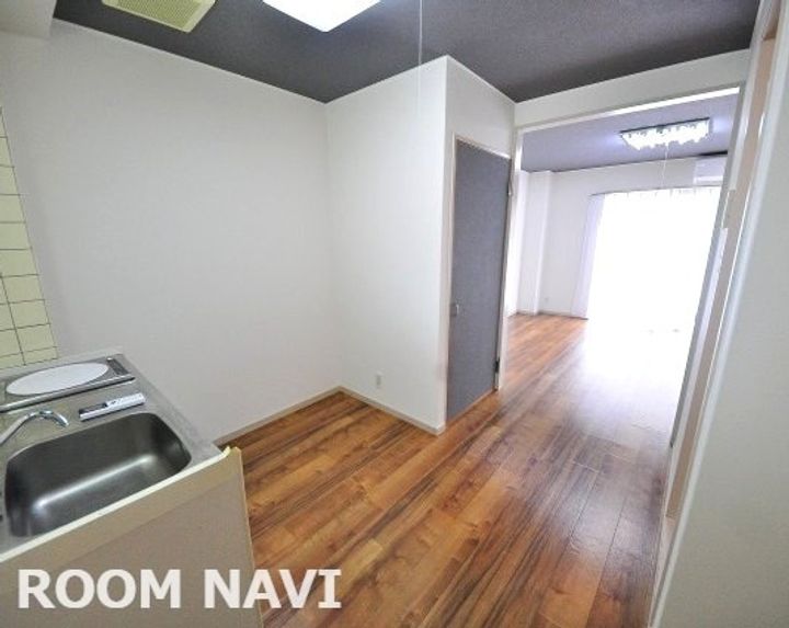 ひとみ第2ビルの居間