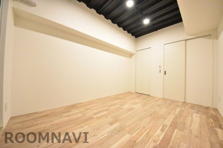 ピーススクエア南内町の居間