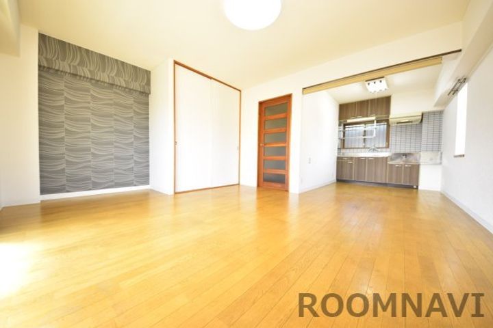 宏栄マンションの居間