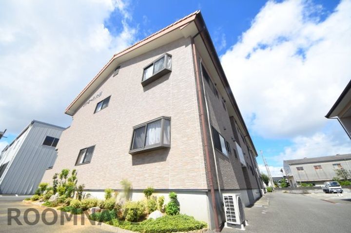 ファミール大原の外観