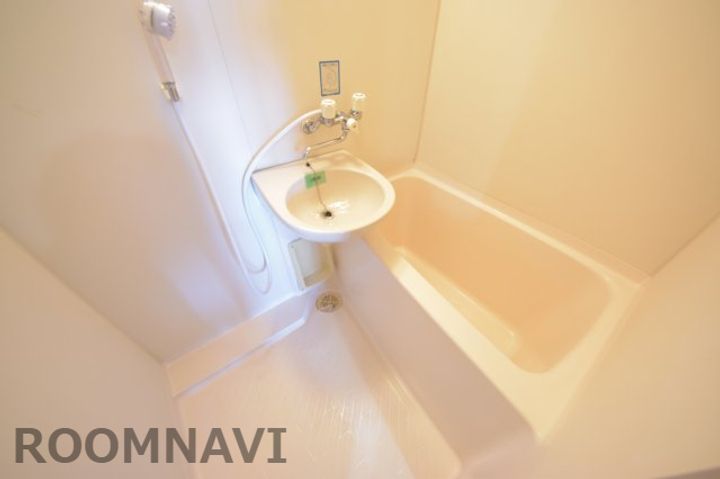 ロータスワゼルの風呂