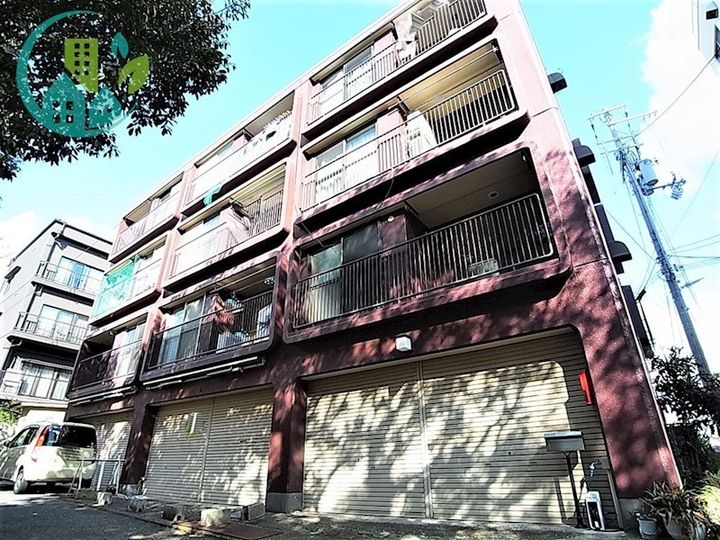 稗田マンションの外観