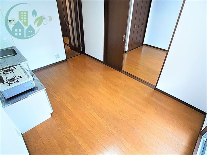 稗田マンションの居間