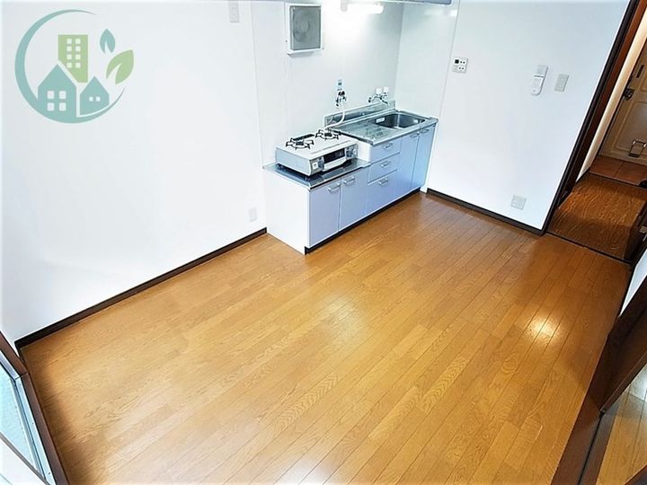 稗田マンションの居間