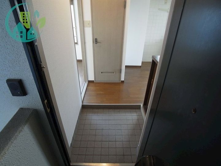 レイシットマンションの玄関