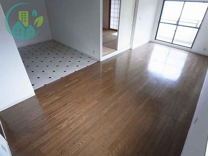 ハイツ仏天垣の居間