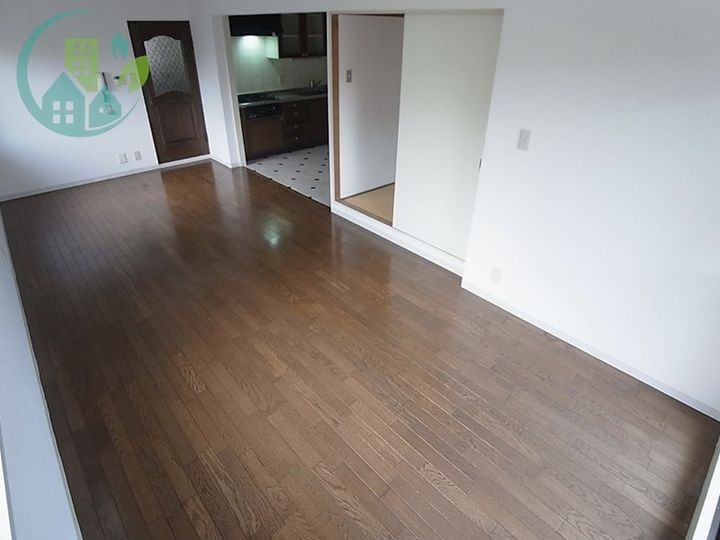 ハイツ仏天垣の居間