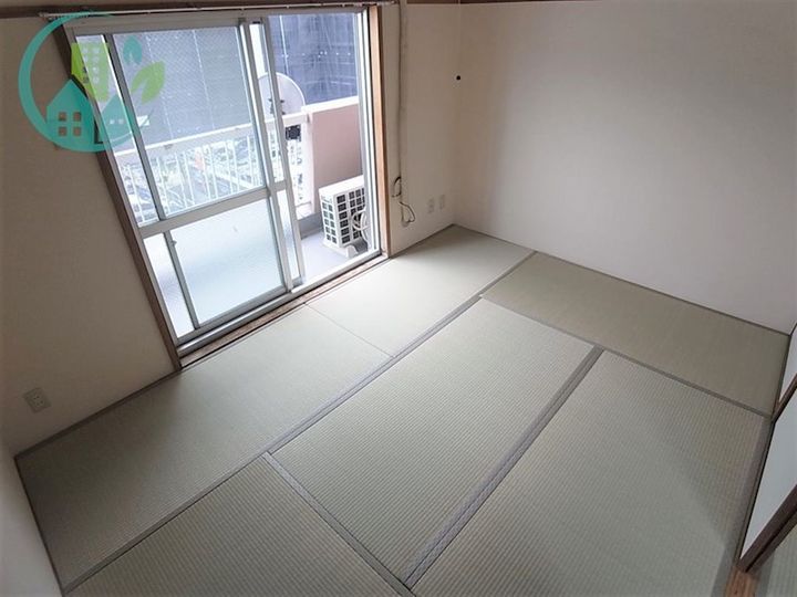 第一坂田ビルの居間