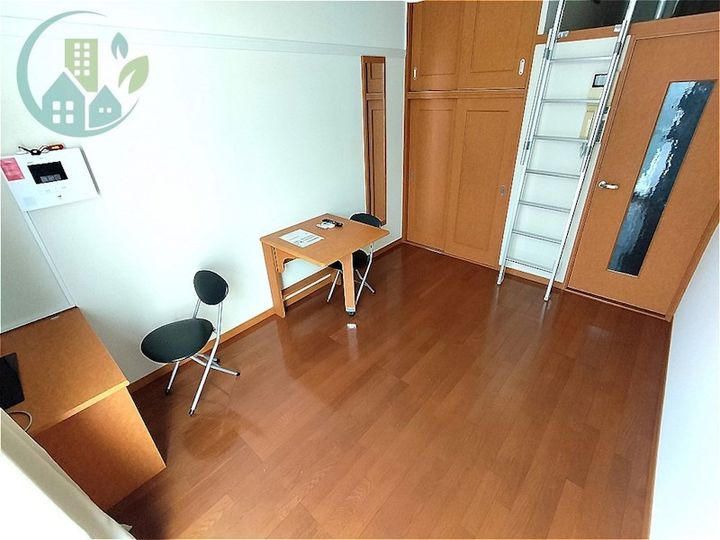 レオパレスブルーバリーの居間