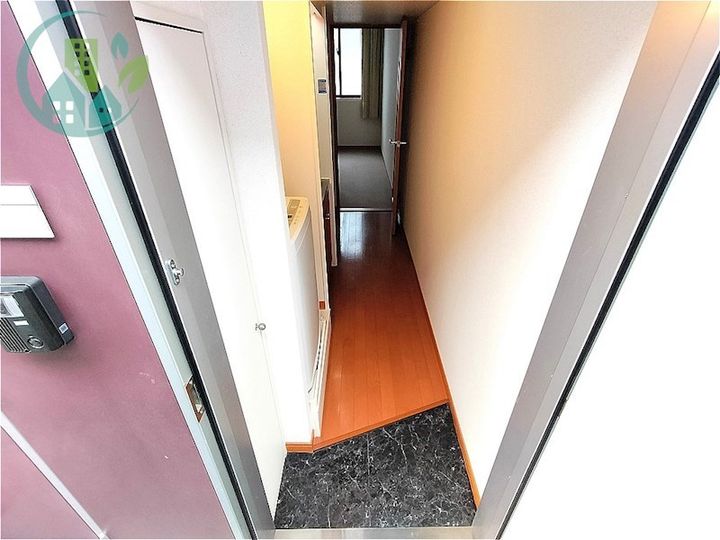 レオパレスフィレンツェ赤坂Iの玄関