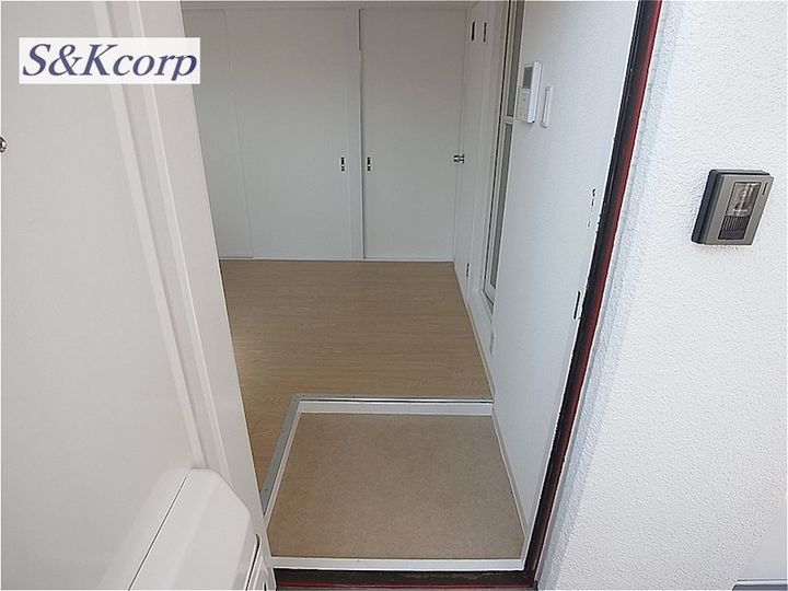 ブリード神戸壱番館の玄関