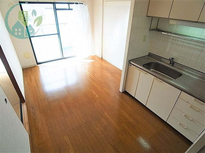 プロスペリテ神戸の居間