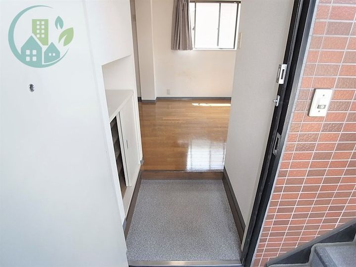 メゾンTAKATAの玄関