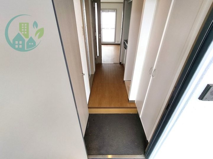 クレストイズミの玄関