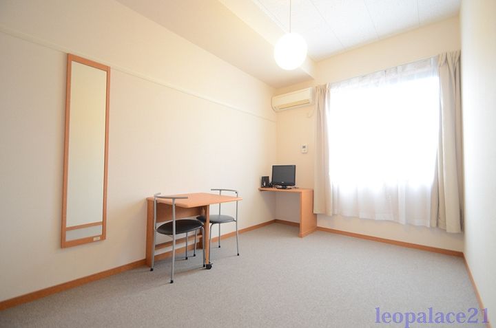 レオパレスフィレンツェ赤坂Iの居間