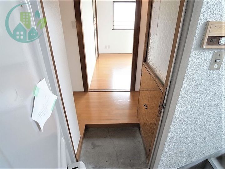 睦マンションの玄関