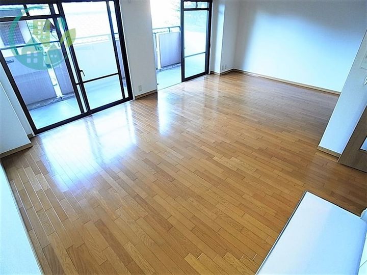 フォリア岡本の居間