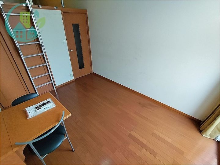 レオパレス香蘭の居間