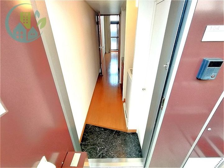 レオパレスEmirates住吉の玄関