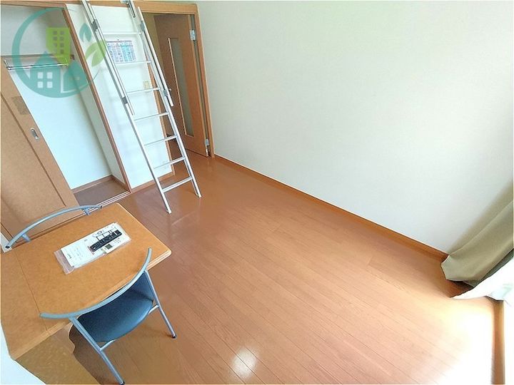 レオパレスEmirates住吉の居間