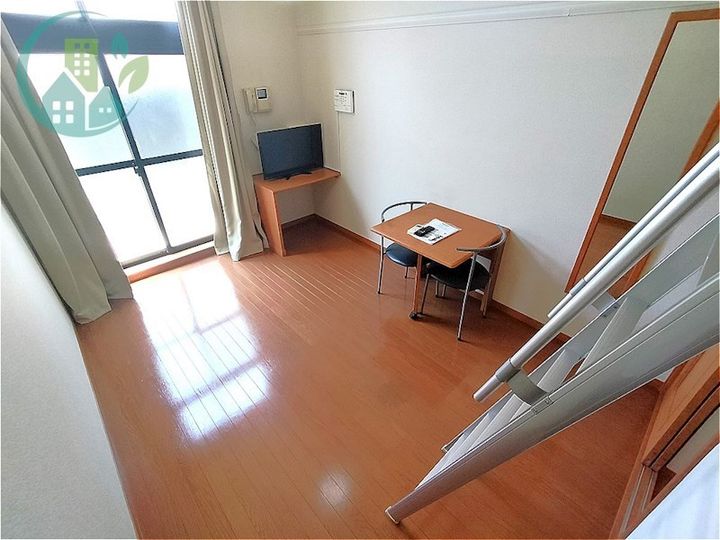 レオパレスEmirates住吉の寝室