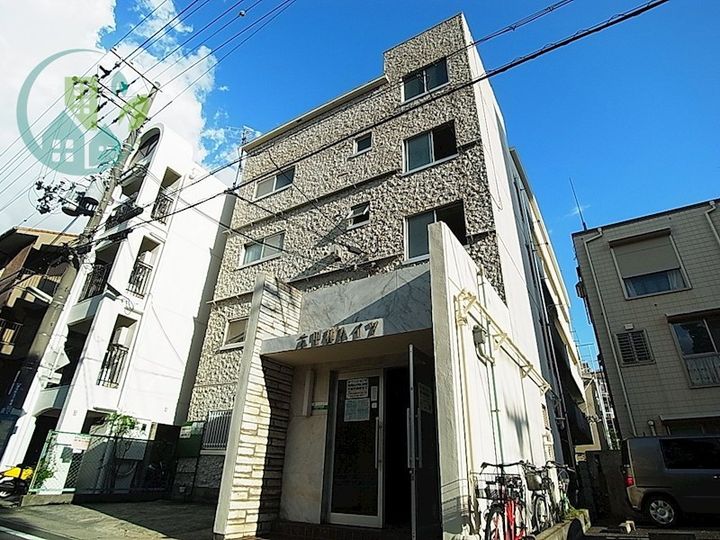 六甲林ハイツの外観