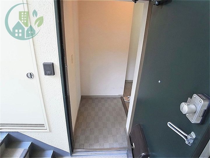 大栄・Kobe十一屋の玄関