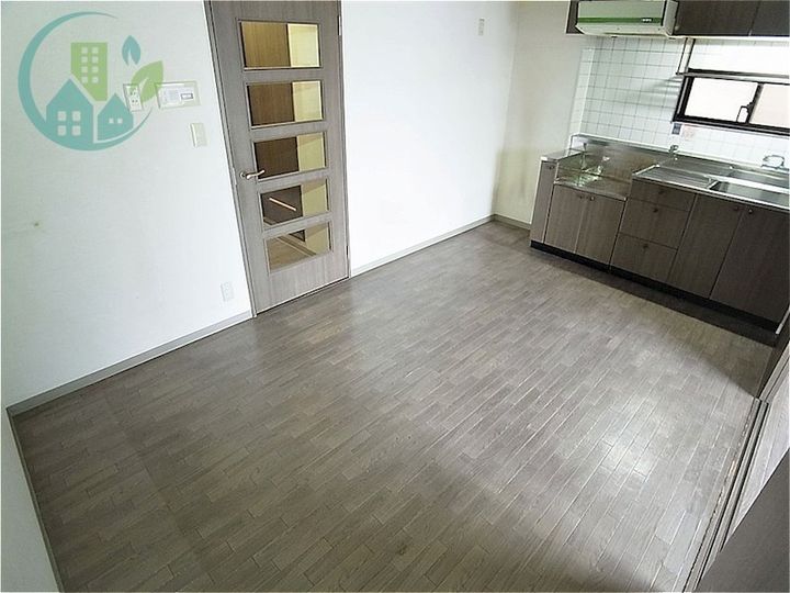 大栄・Kobe十一屋の居間