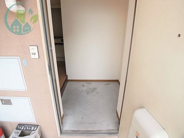 フルール新在家の玄関