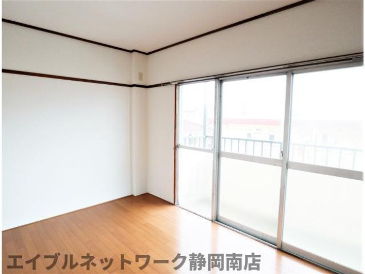 杉山マンション303の居間