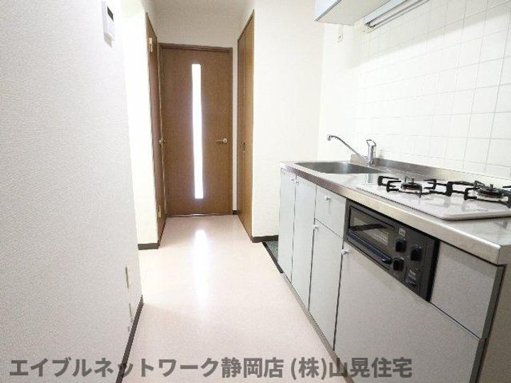 静岡県静岡市葵区古庄4丁目(マンション)の賃貸物件のキッチン