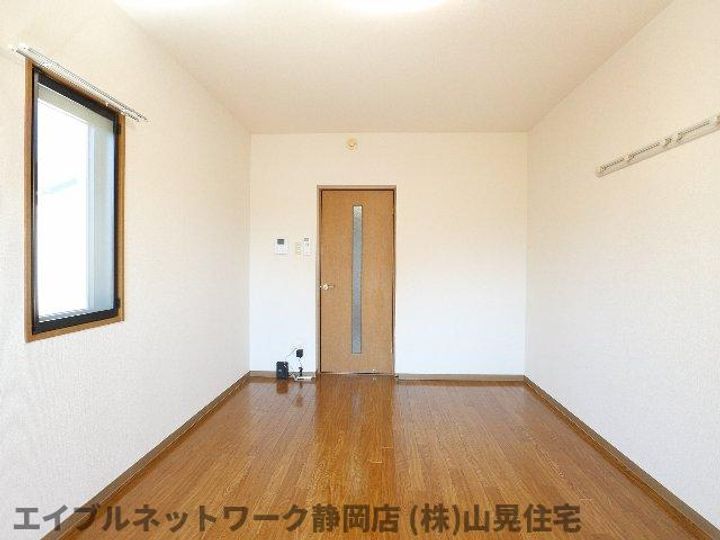 静岡県静岡市葵区古庄4丁目(マンション)の賃貸物件の居間