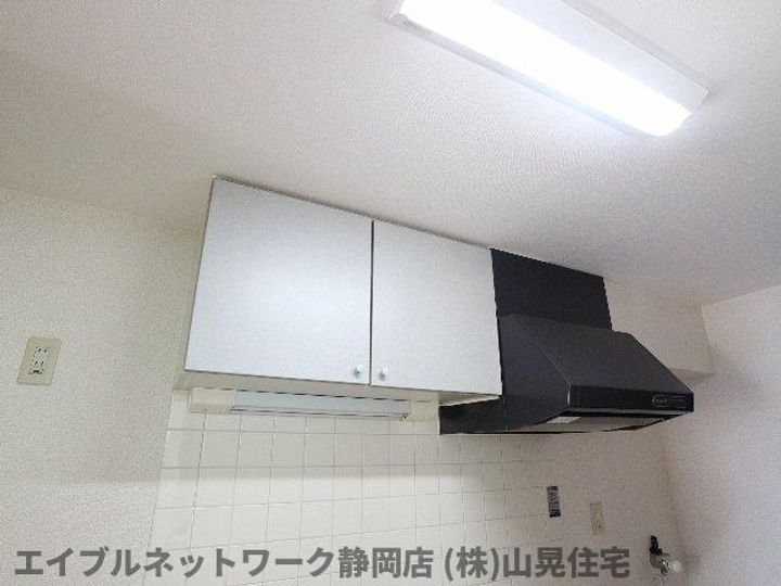 静岡県静岡市葵区古庄4丁目(マンション)の賃貸物件のキッチン