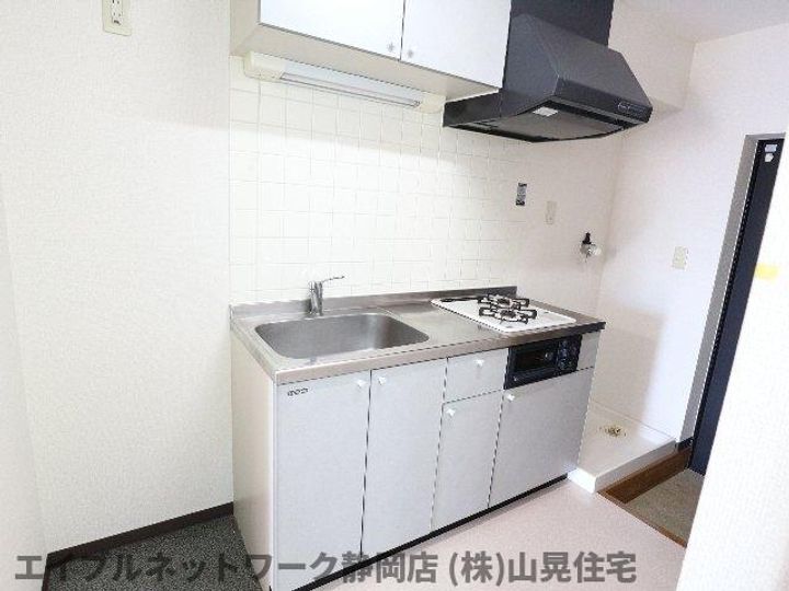 静岡県静岡市葵区古庄4丁目(マンション)の賃貸物件のキッチン