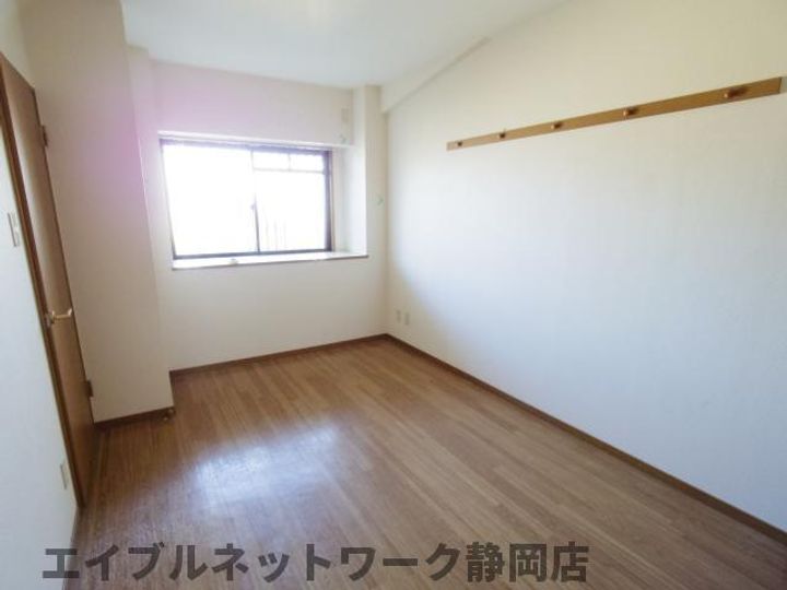 静岡県静岡市葵区上足洗1丁目(マンション)の賃貸物件の居間