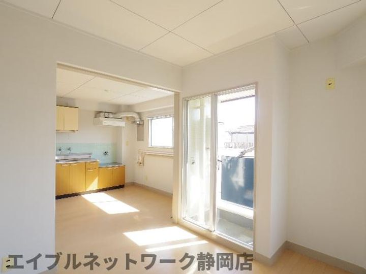 静岡県静岡市葵区幸町(マンション)の賃貸物件の居間