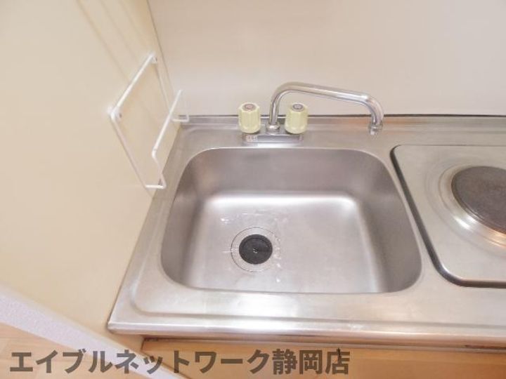 静岡県静岡市葵区上足洗2丁目(アパート)の賃貸物件のキッチン