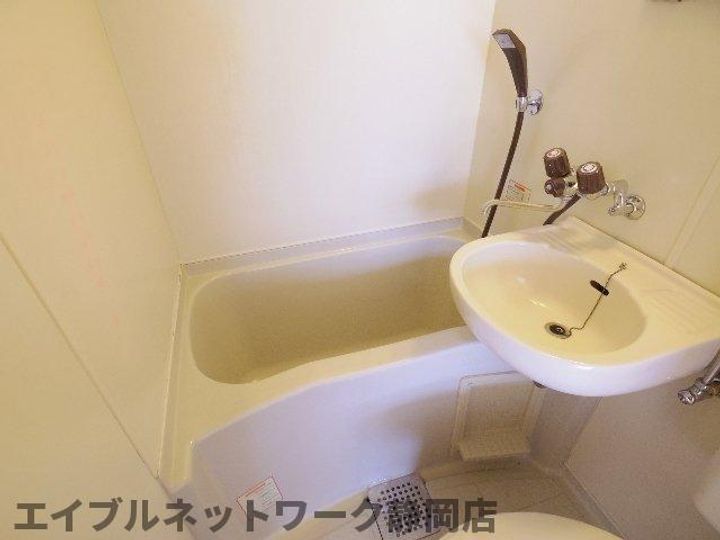 静岡県静岡市葵区鷹匠1丁目(マンション)の賃貸物件の風呂