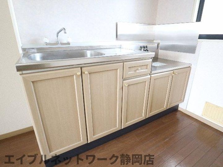 静岡県静岡市葵区古庄5丁目(アパート)の賃貸物件のキッチン