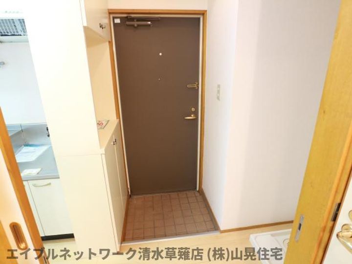 静岡県静岡市駿河区栗原(マンション)の賃貸物件F-2の玄関