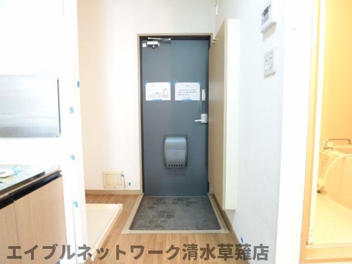 静岡県静岡市駿河区国吉田6丁目(アパート)の賃貸物件105の玄関
