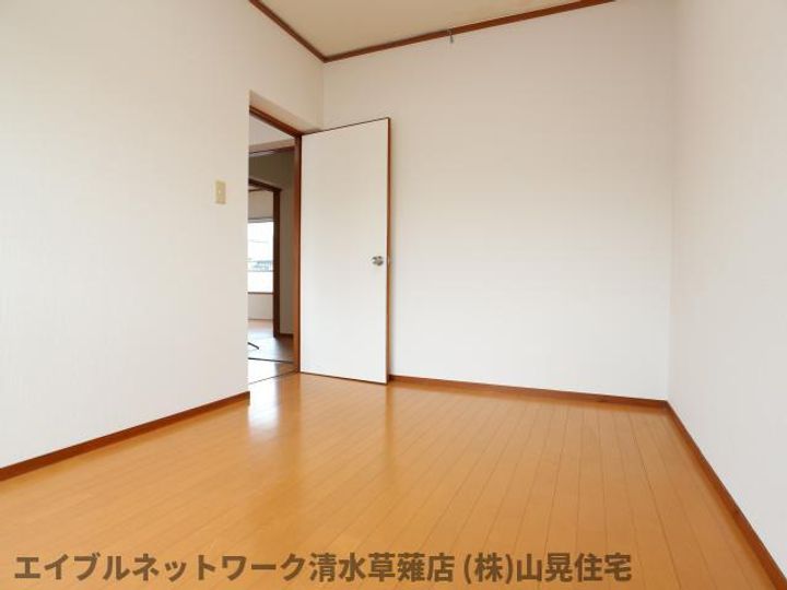 静岡県静岡市葵区西瀬名町(マンション)の賃貸物件202の居間