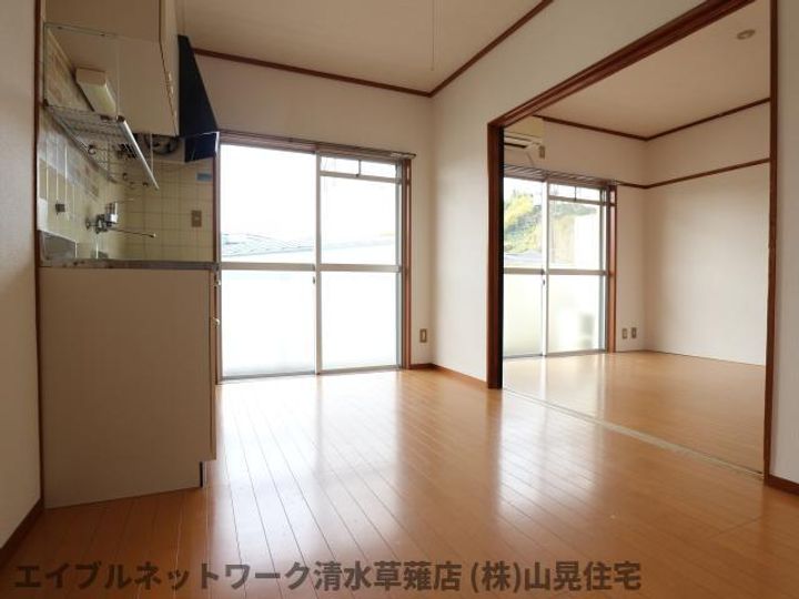 静岡県静岡市葵区西瀬名町(マンション)の賃貸物件202の居間