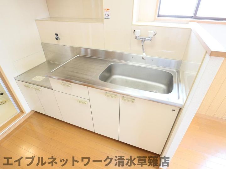 静岡県静岡市駿河区国吉田4丁目(マンション)の賃貸物件302のキッチン