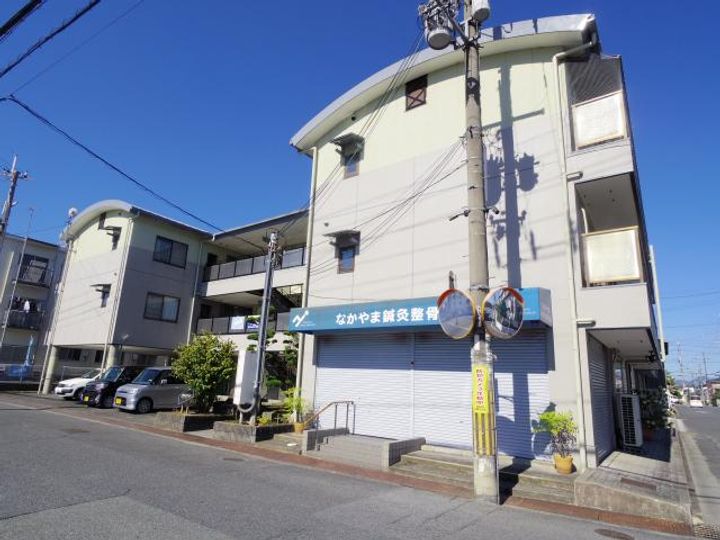 奈良県橿原市内膳町4丁目(マンション)の賃貸物件の外観