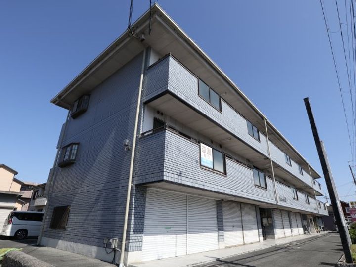 メゾン良305の外観